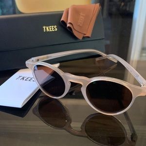 BNWT TKEES Sol sunglasses
